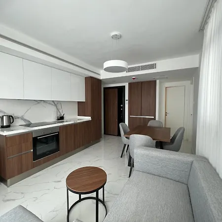 Luxury - Grand Sapphire